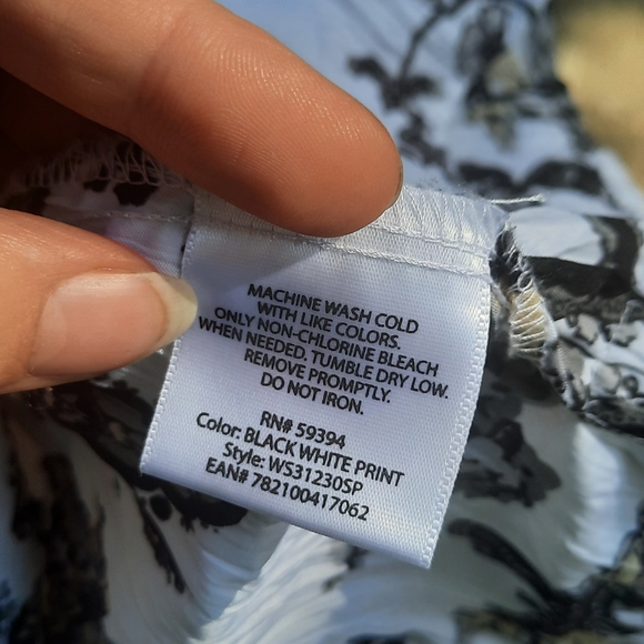 🍀3/15 🆕️ White Stag Floral Blouse - Picture 6 of 7